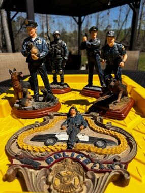 Vanmark Police Officer Figurine Collection with K9s - Blue Hats of Bravery Lot